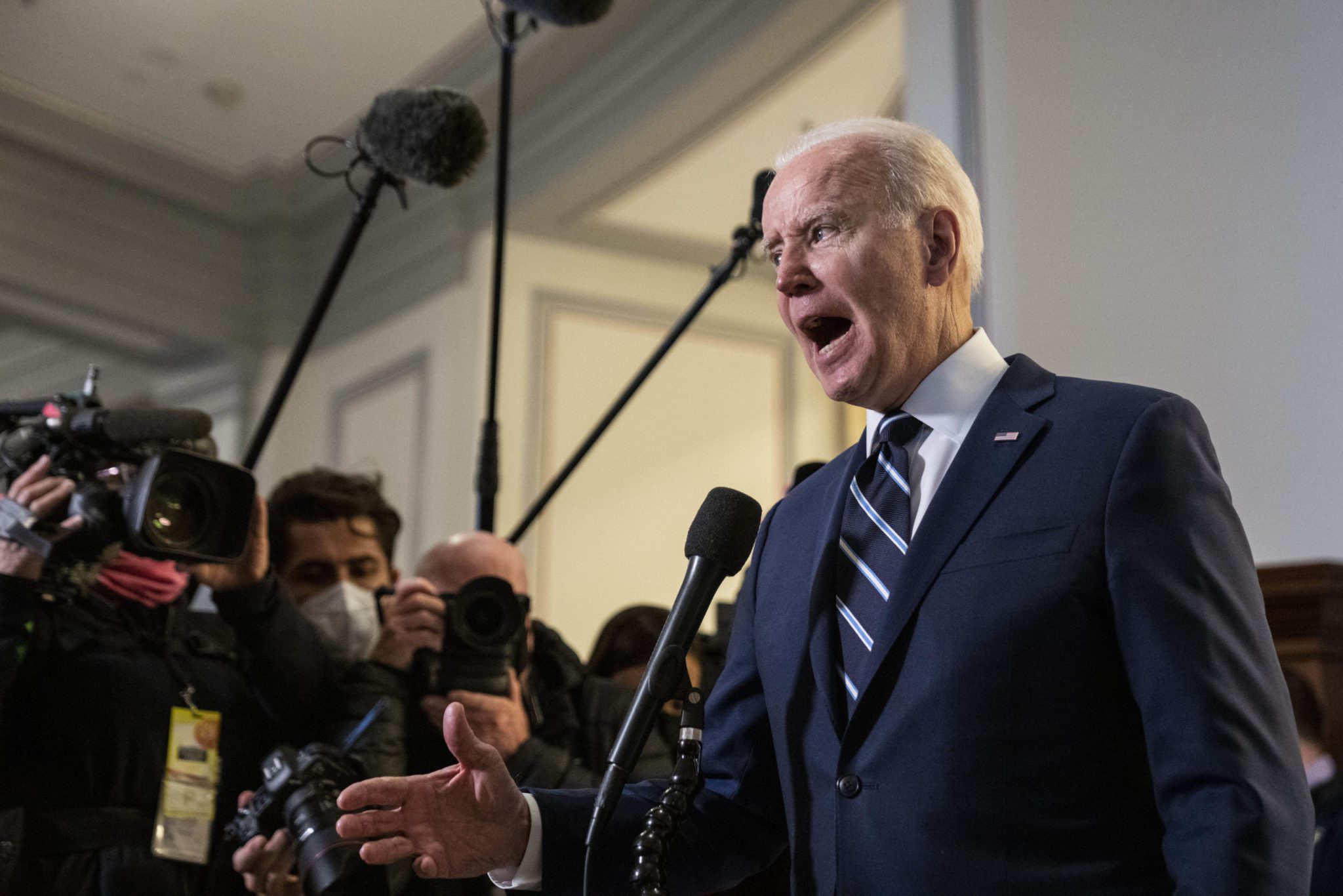 WASHINGTON, DC - JANUARY 13: President Joe Biden speaks to the press after attending a meeting with the Senate Democratic Caucus on Capitol Hill, on Thursday, Jan. 13, 2022 in Washington, DC. Biden has called on his fellow Democrats to do away with the 60-vote threshold for advancing legislation in the Senate and pass the John Lewis Voting Rights Advancement Act and the Freedom To Vote Act (Kent Nishimura / Los Angeles Times via Getty Images)